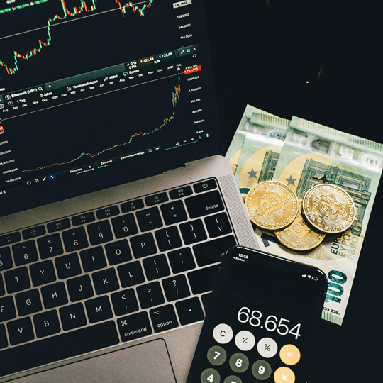 Ultra Netherex AI - Team di esperti di criptovalute