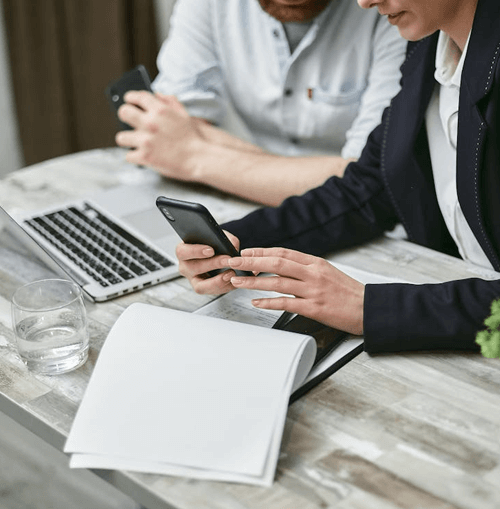 Ultra Netherex AI illustrazione del team di supporto